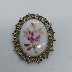 Vintage painted floral came brooch‎
